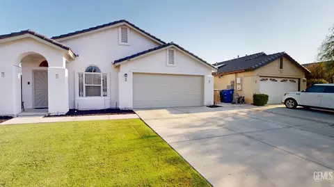 9507 Lanneau Ct, Bakersfield, CA 93311 photo 4