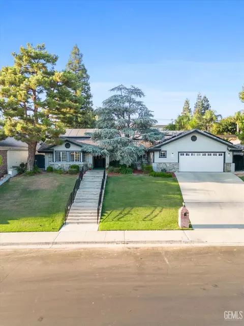 6004 Rexroth Ave, Bakersfield, CA 93306 photo 2