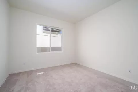 7821 Raspberry Ave, Bakersfield, CA 93313 photo 3