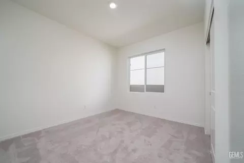 7821 Raspberry Ave, Bakersfield, CA 93313 photo 5