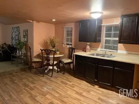 215 Oak St, Taft, CA 93268 photo 6