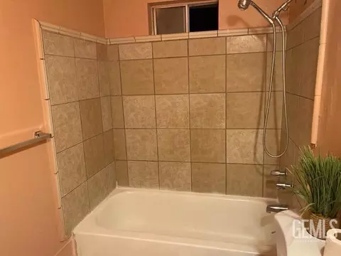 215 Oak St, Taft, CA 93268 photo 8