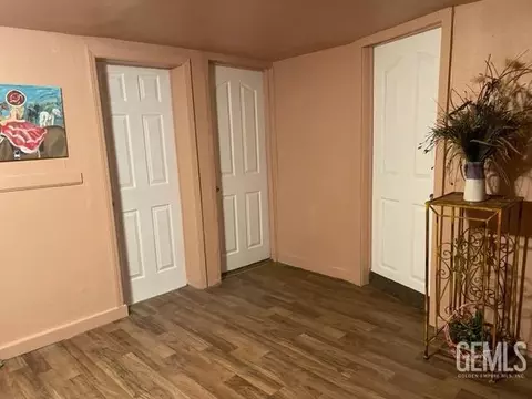 215 Oak St, Taft, CA 93268 photo 3