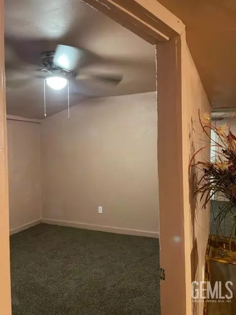 215 Oak St, Taft, CA 93268 photo 5
