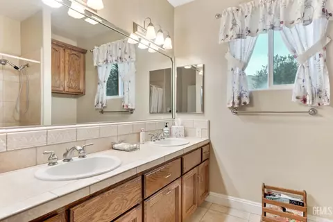12408 Trinity River Dr, Bakersfield, CA 93312 photo 52