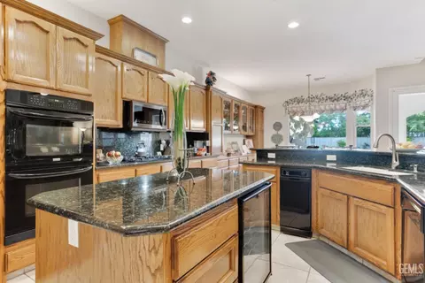 12408 Trinity River Dr, Bakersfield, CA 93312 photo 31