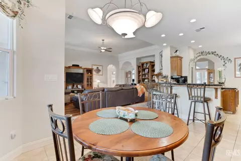 12408 Trinity River Dr, Bakersfield, CA 93312 photo 24
