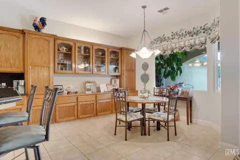 12408 Trinity River Dr, Bakersfield, CA 93312 photo 22