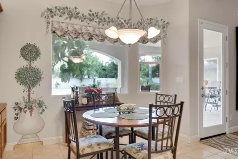 12408 Trinity River Dr, Bakersfield, CA 93312 photo 23