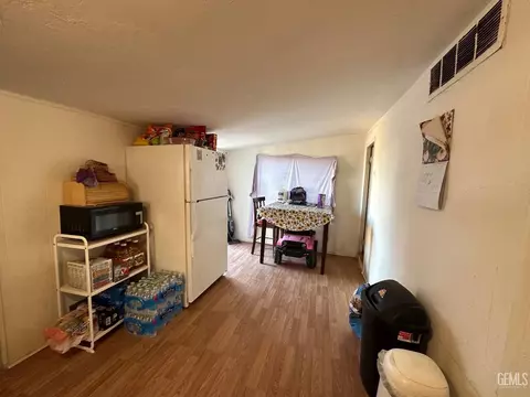 314 Tyler St, Taft, CA 93268 photo 8