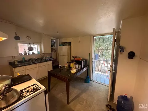 123 Asher Ave, Taft, CA 93268 photo 10