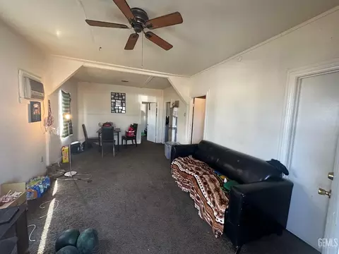123 Asher Ave, Taft, CA 93268 photo 2