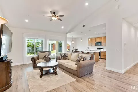 20313 Weston Ave, Tehachapi, CA 93561 photo 4