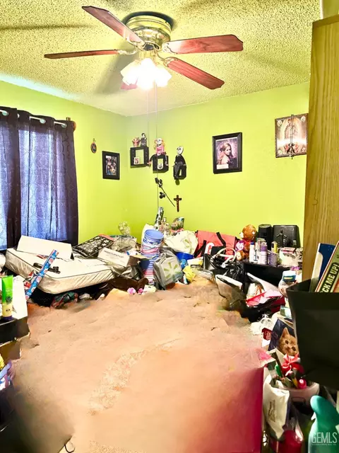 321 Heard Ct, Arvin, CA 93203 photo 4