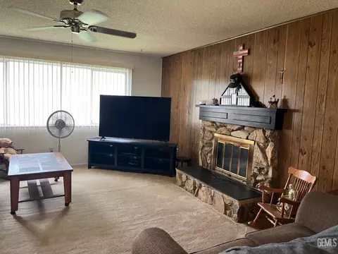 402 A St, Taft, CA 93268 photo 6