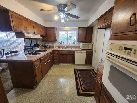 402 A St, Taft, CA 93268 photo 8