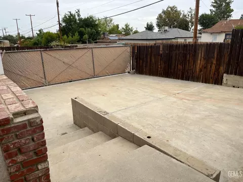 402 A St, Taft, CA 93268 photo 10