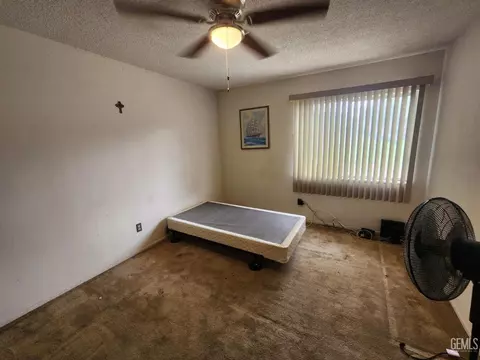 402 A St, Taft, CA 93268 photo 11