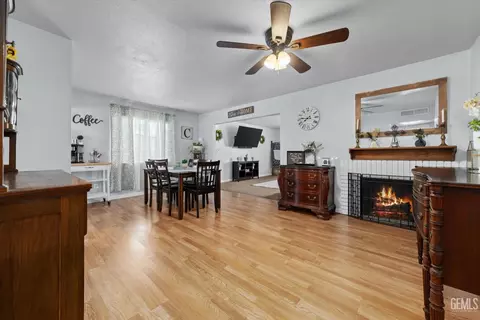 1325 Carson Ave, Bakersfield, CA 93304 photo 5