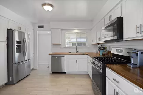 10600 Dee Dee Ave, Bakersfield, CA 93312 photo 12