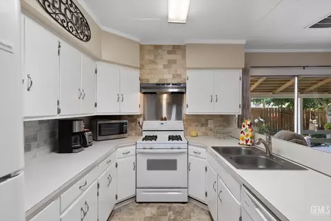 227 D St, Taft, CA 93268 photo 23