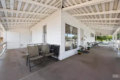 227 D St, Taft, CA 93268 photo 6