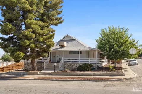 227 D St, Taft, CA 93268 photo 3