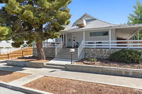 227 D St, Taft, CA 93268 photo 4
