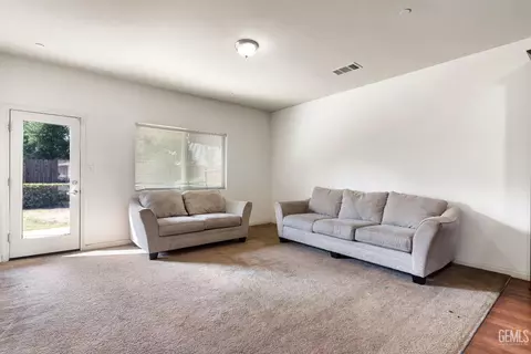 2305 Lebow Ct, Bakersfield, CA 93313 photo 18