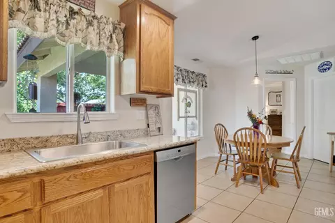 302 Amber St, Taft, CA 93268 photo 32