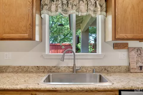 302 Amber St, Taft, CA 93268 photo 33