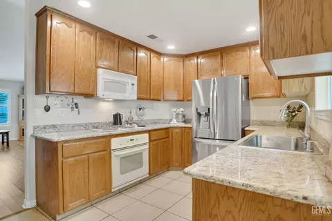 302 Amber St, Taft, CA 93268 photo 27