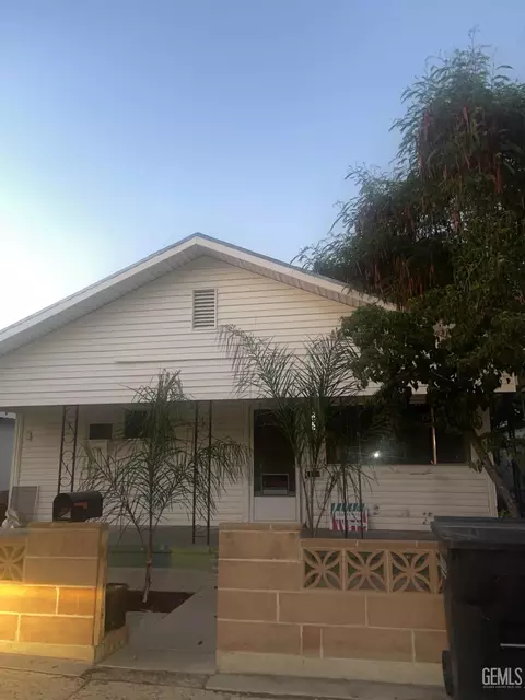 616 Lucard St, Taft, CA 93268 photo 1