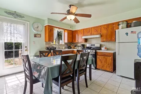 1949 E Ash Ave, Tulare, CA 93274 photo 4