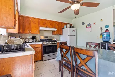 1949 E Ash Ave, Tulare, CA 93274 photo 5