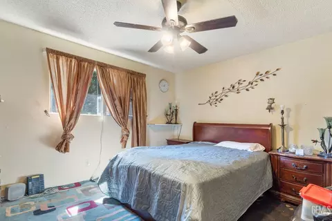 1949 E Ash Ave, Tulare, CA 93274 photo 11