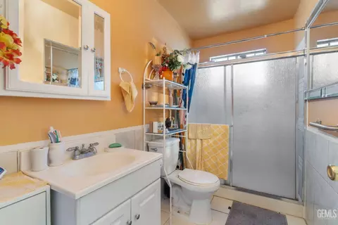 1949 E Ash Ave, Tulare, CA 93274 photo 9