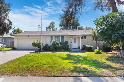 1949 E Ash Ave, Tulare, CA 93274 photo 1
