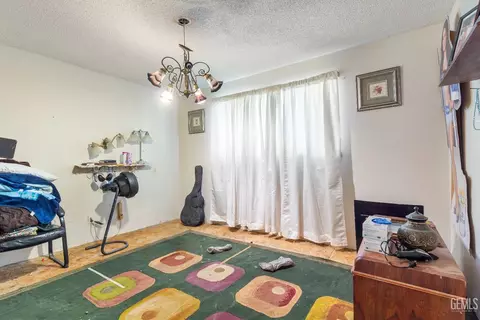 1949 E Ash Ave, Tulare, CA 93274 photo 10