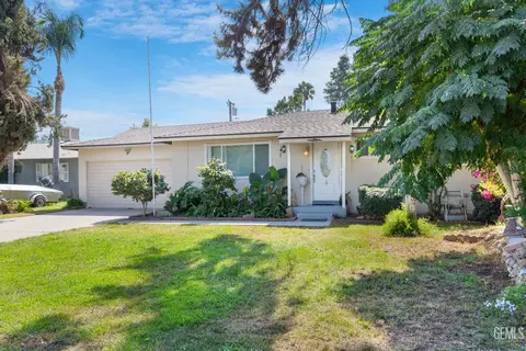 1949 E Ash Ave, Tulare, CA 93274 photo 2