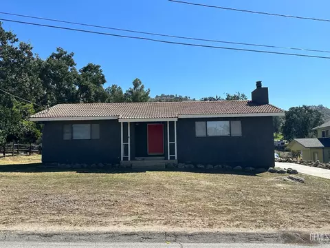 17820 Hambletonian Dr, Tehachapi, CA 93561 photo 1