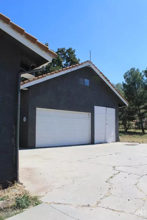 17820 Hambletonian Dr, Tehachapi, CA 93561 photo 21
