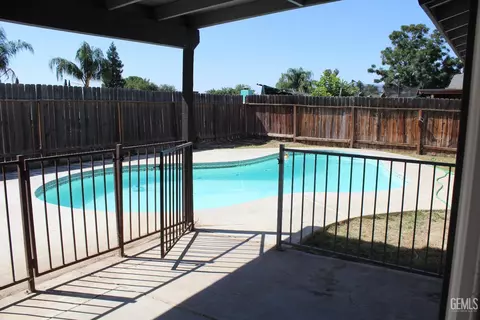 9049 Eucalyptus Dr, Bakersfield, CA 93306 photo 11