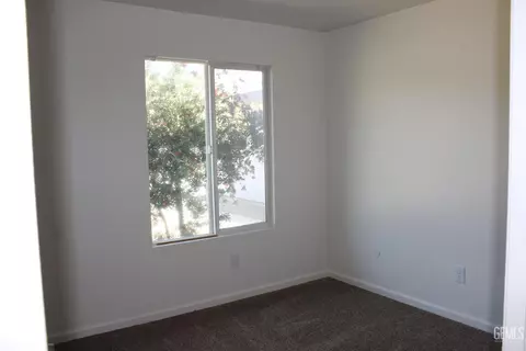 9049 Eucalyptus Dr, Bakersfield, CA 93306 photo 4