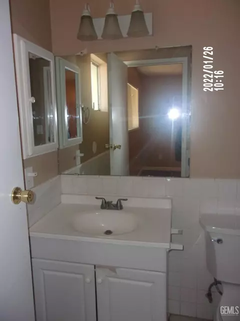 312 E San Emidio St, Taft, CA 93268 photo 10