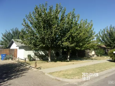 312 E San Emidio St, Taft, CA 93268 photo 2