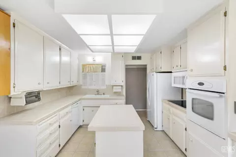 2324 9th Pl, Wasco, CA 93280 photo 8