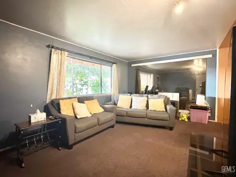 111 Roe Ave, Watsonville, CA 95076 photo 3