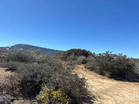 17920 Matterhorn Ct, Tehachapi, CA 93561 photo 3