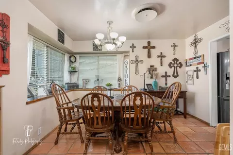 917 Devore Ave, Bakersfield, CA 93308 photo 9